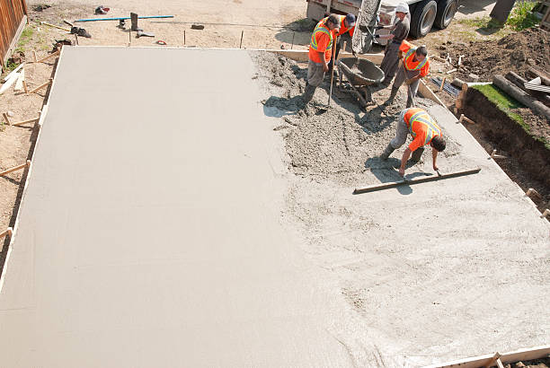 Best Concrete Flooring Contractor  in Paris, TN